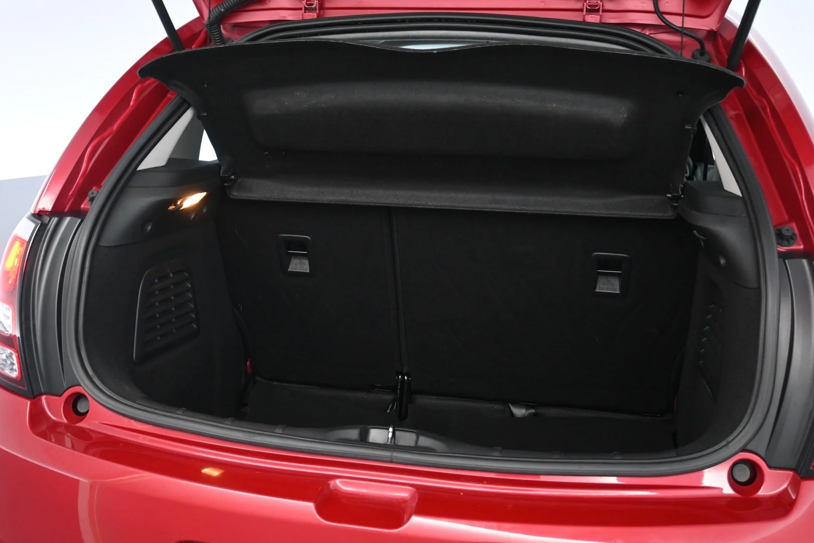 Car Image - 4h7GMv6NqeuQAoI8iqNTj1