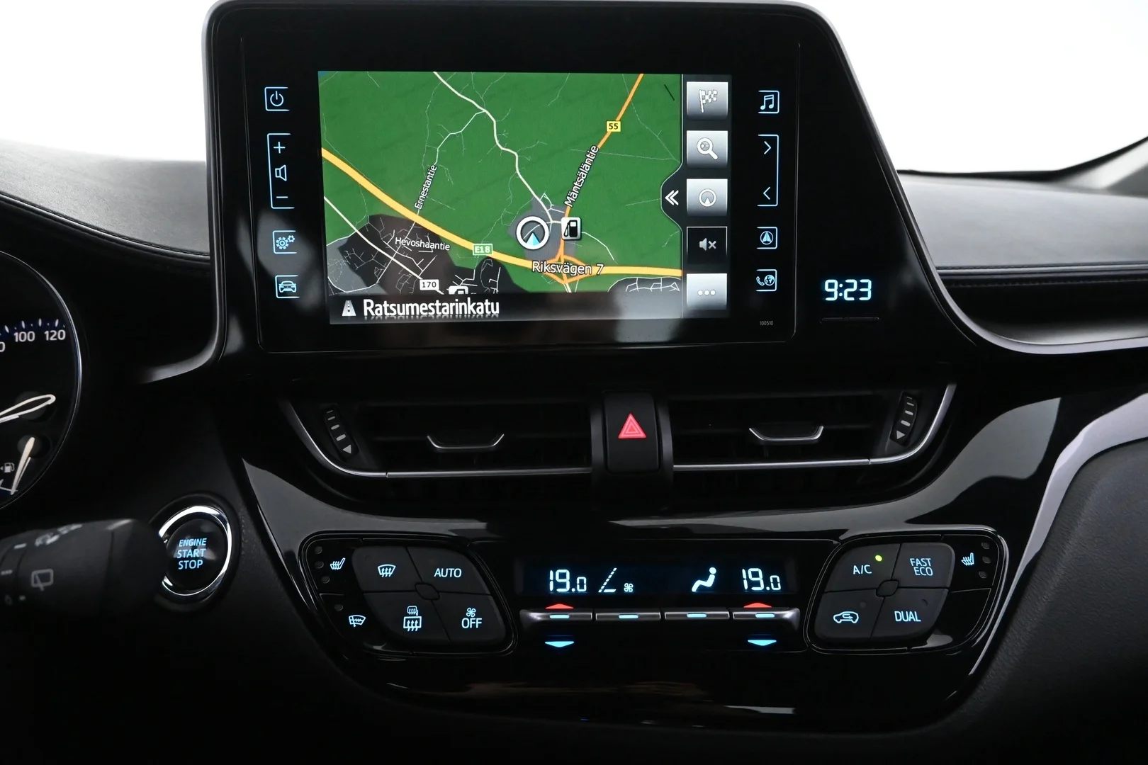 Car Image - 3tbxRSmZSfbk2UGlREO45p