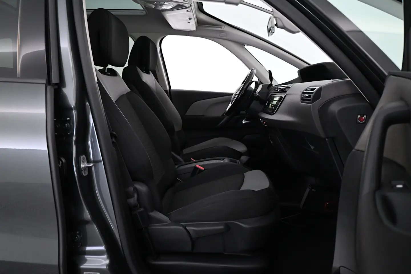 Car Image - 3KWfu8FqugNoJBr93MD7kJ