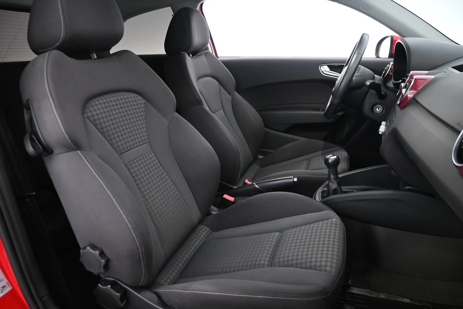 Car Image - 3ybquRTLX2IHJWzVp8mDhz