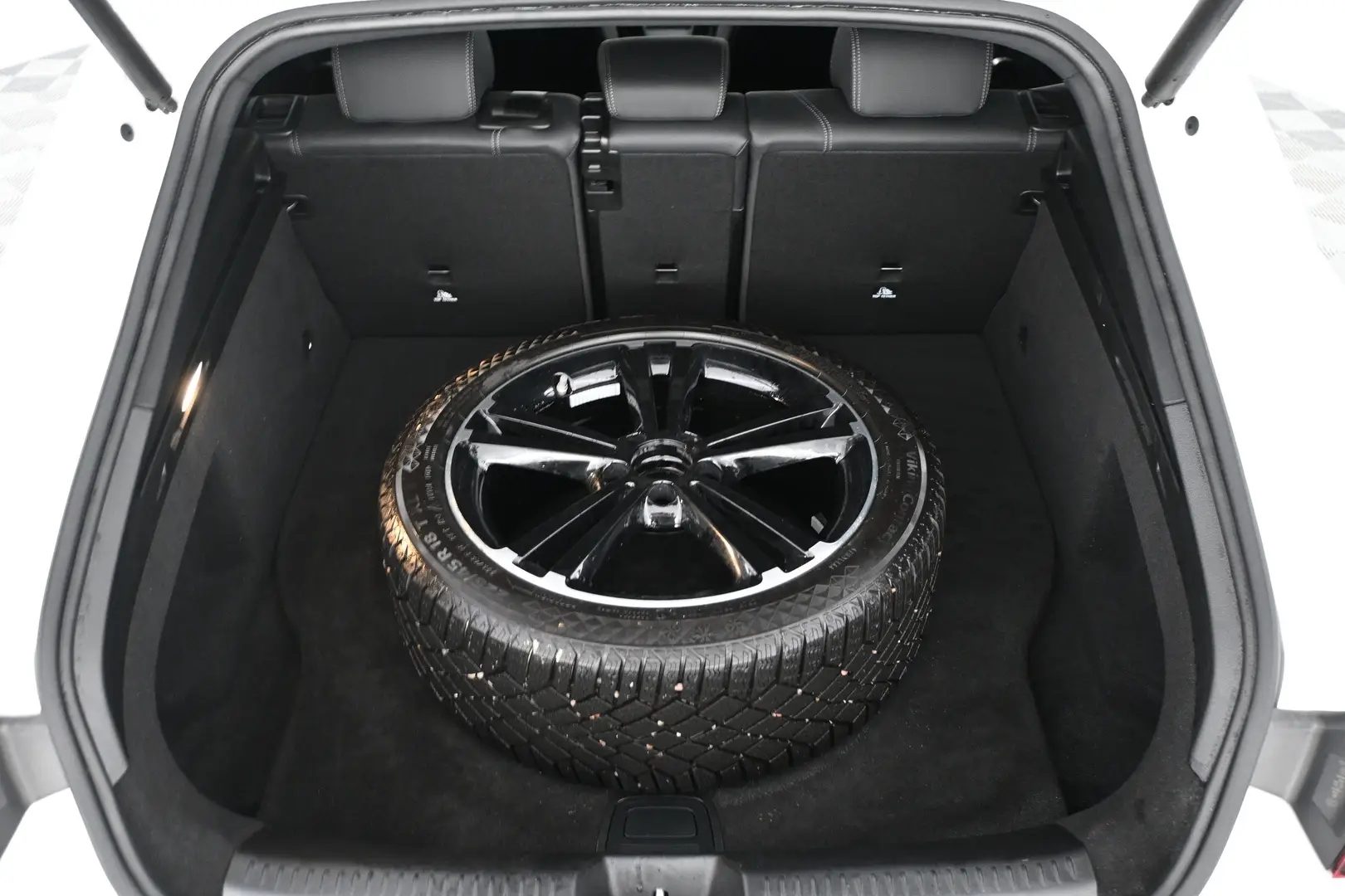 Car Image - 29sx2sKxEASAi6crPaMyM6