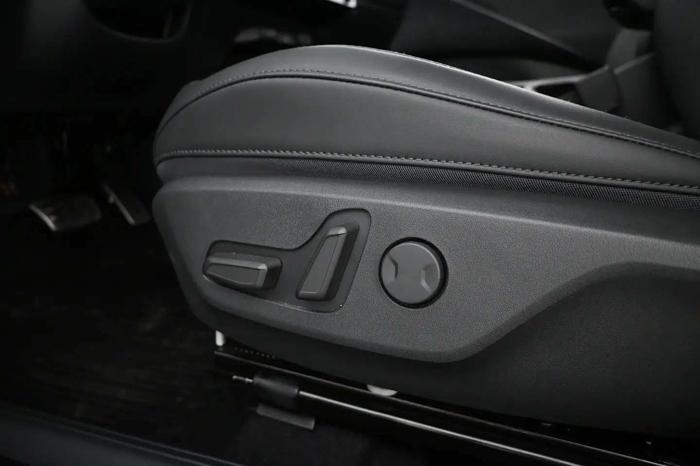 Car Image - 3c08YlzUougQkd9UJLWsWo