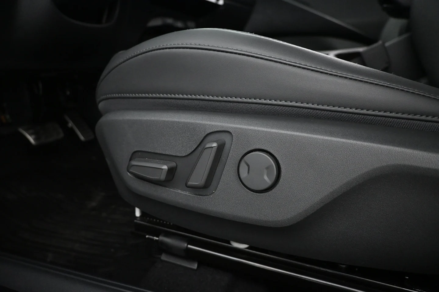 Car Image - 3c08YlzUougQkd9UJLWsWo
