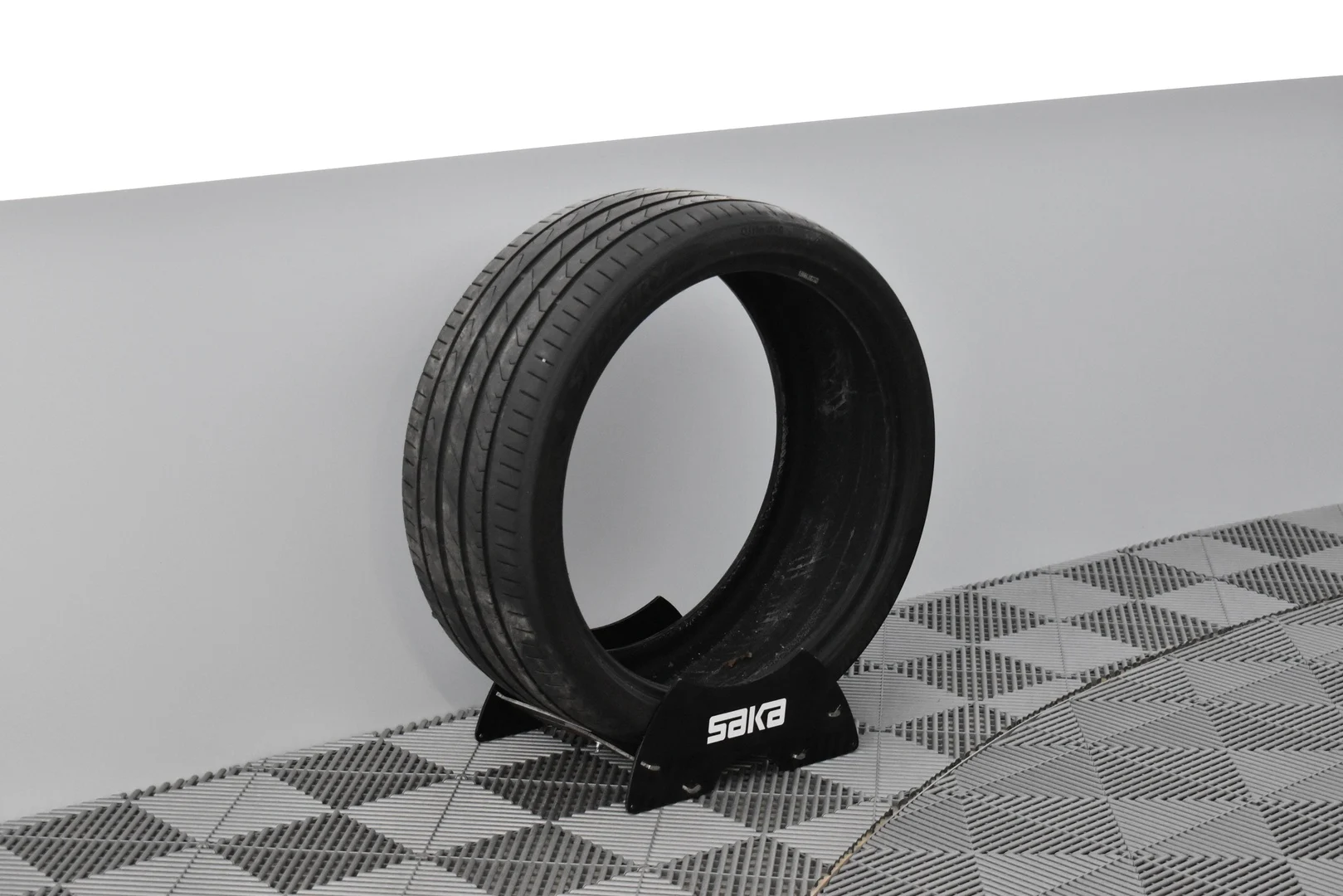 Car Image - 1ZKyfAHMbd4qxNb7hLxWYu