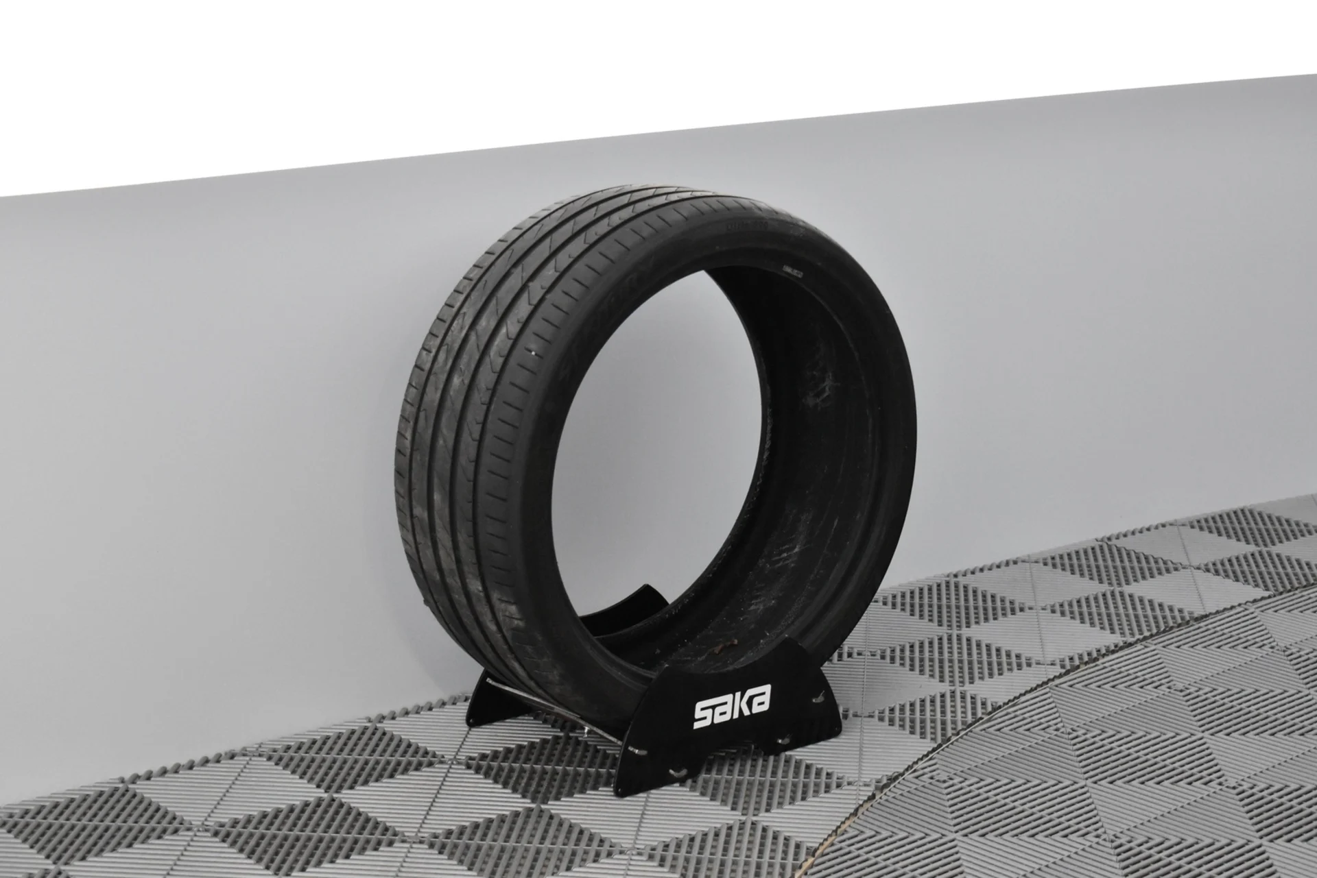 Car Image - 1ZKyfAHMbd4qxNb7hLxWYu