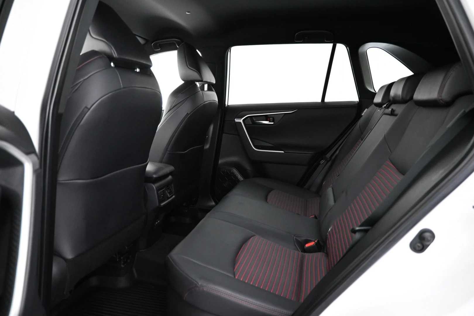 Car Image - 2Hk8FvHEap3zDJIghXbmst
