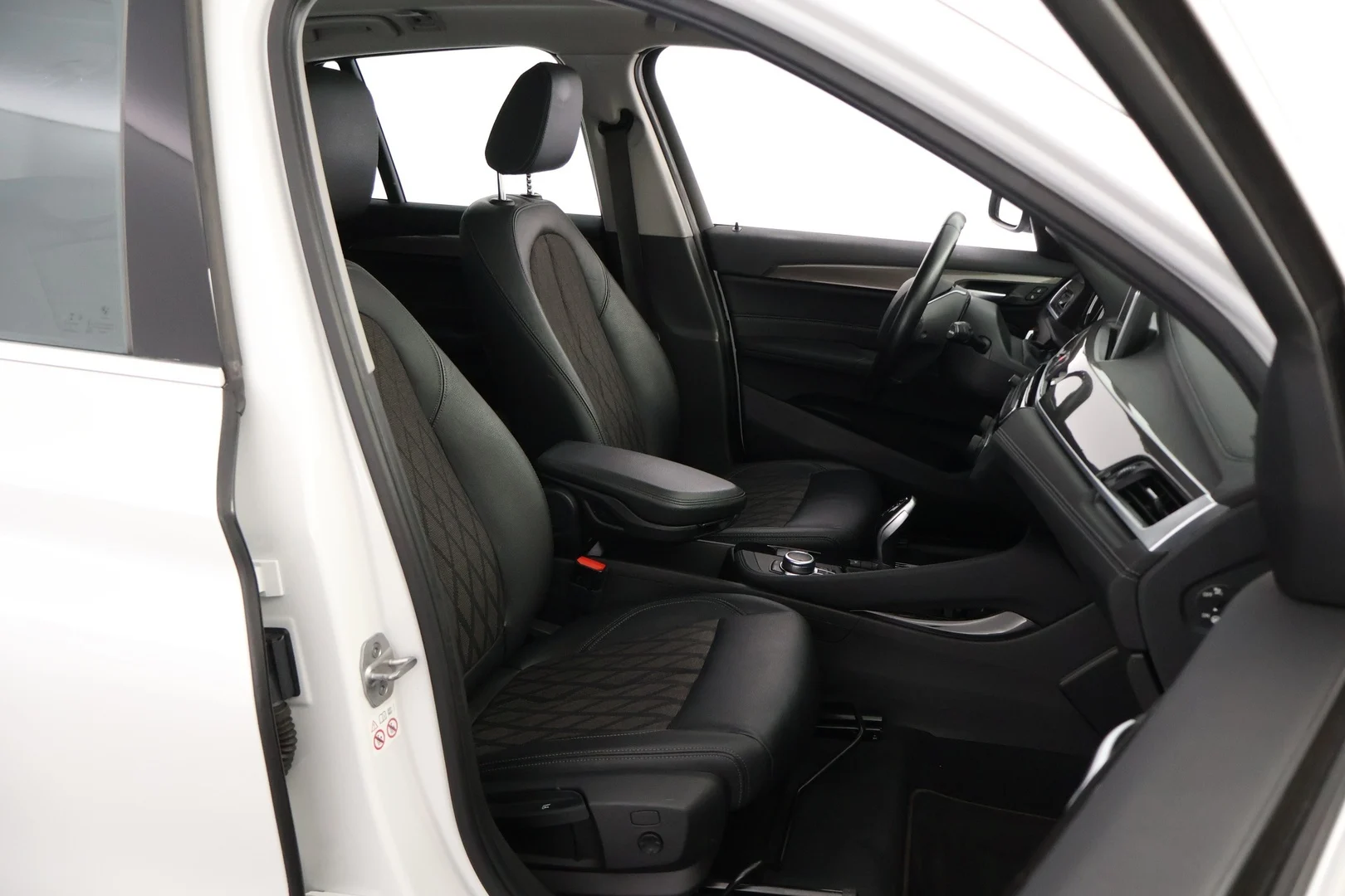 Car Image - 76zAHuIgi8fK0H5pRatdFp