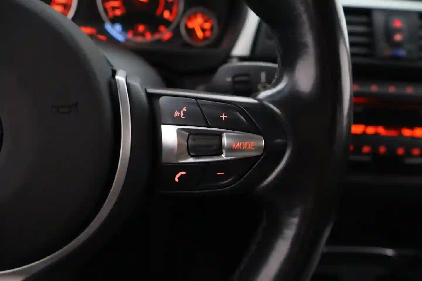 Car Image - 7uDwTd9yiFSF0mu9nd8U1c