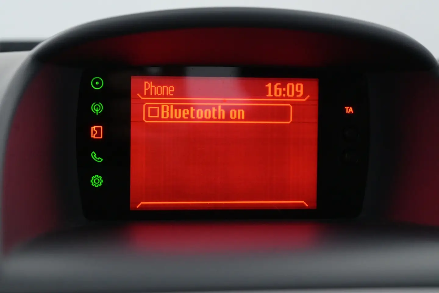 Car Image - 2dXOcY0tPDx7JM2zI5IndW