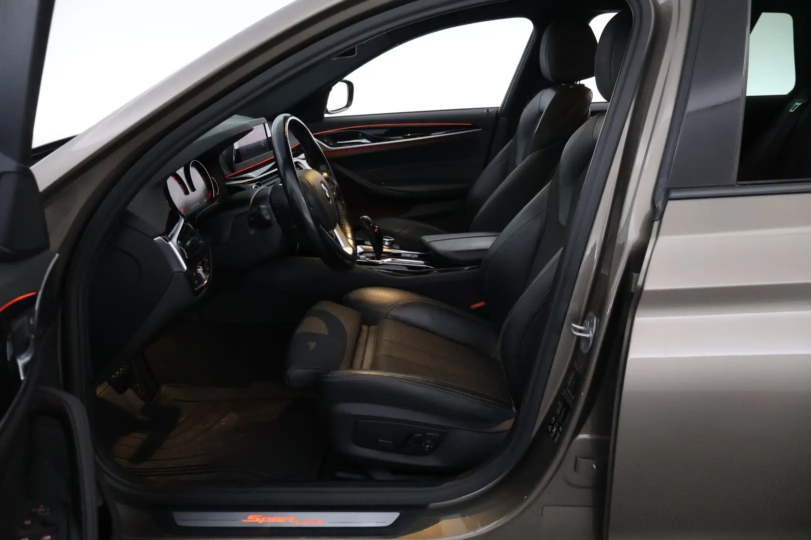 Car Image - 3BNxCmFfUFrczdYpAF295Y