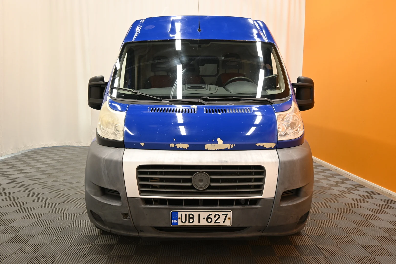 Car Image - 3jtVb5eZYkv5vL0UwNETNM