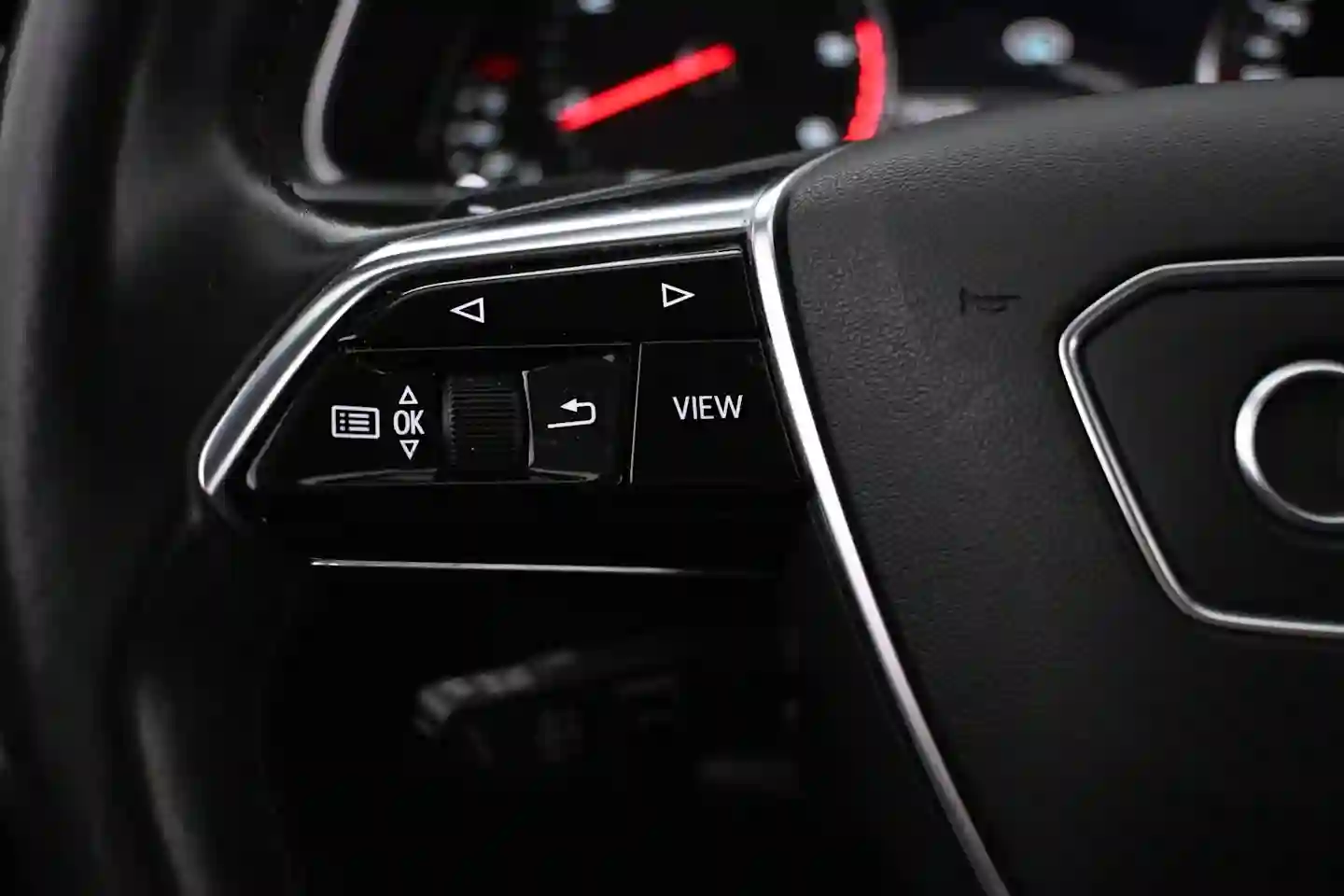 Car Image - 5k6ZUpbKTMxtzFBZfRBz2g