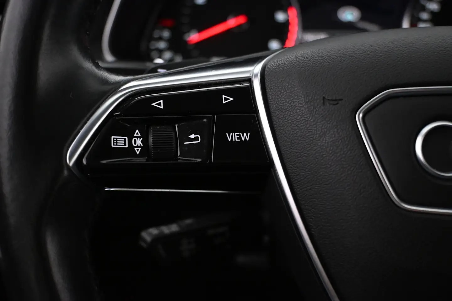 Car Image - 5k6ZUpbKTMxtzFBZfRBz2g