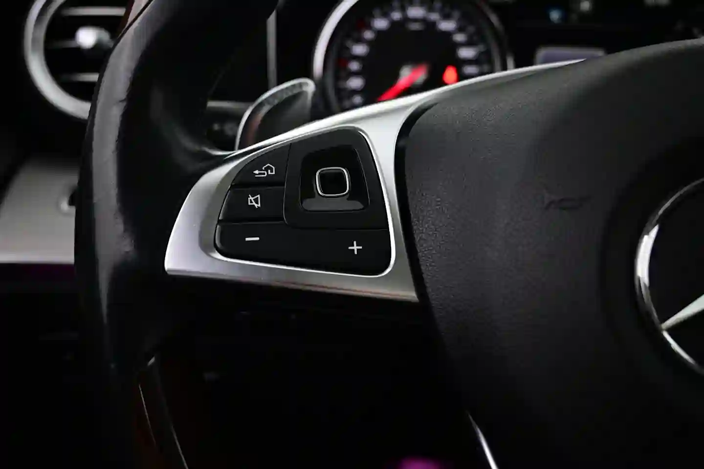 Car Image - 5i4SRH2w0zBK8NJgbttBe3