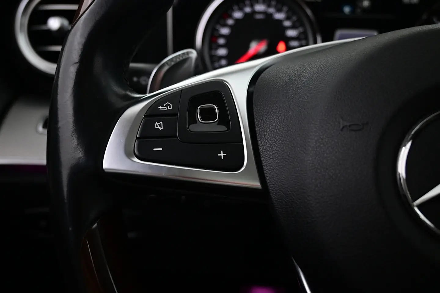 Car Image - 5i4SRH2w0zBK8NJgbttBe3