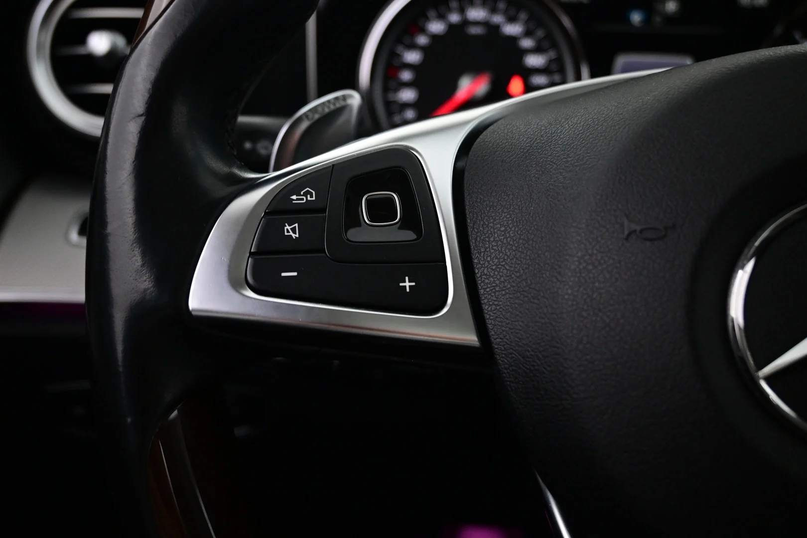 Car Image - 5i4SRH2w0zBK8NJgbttBe3