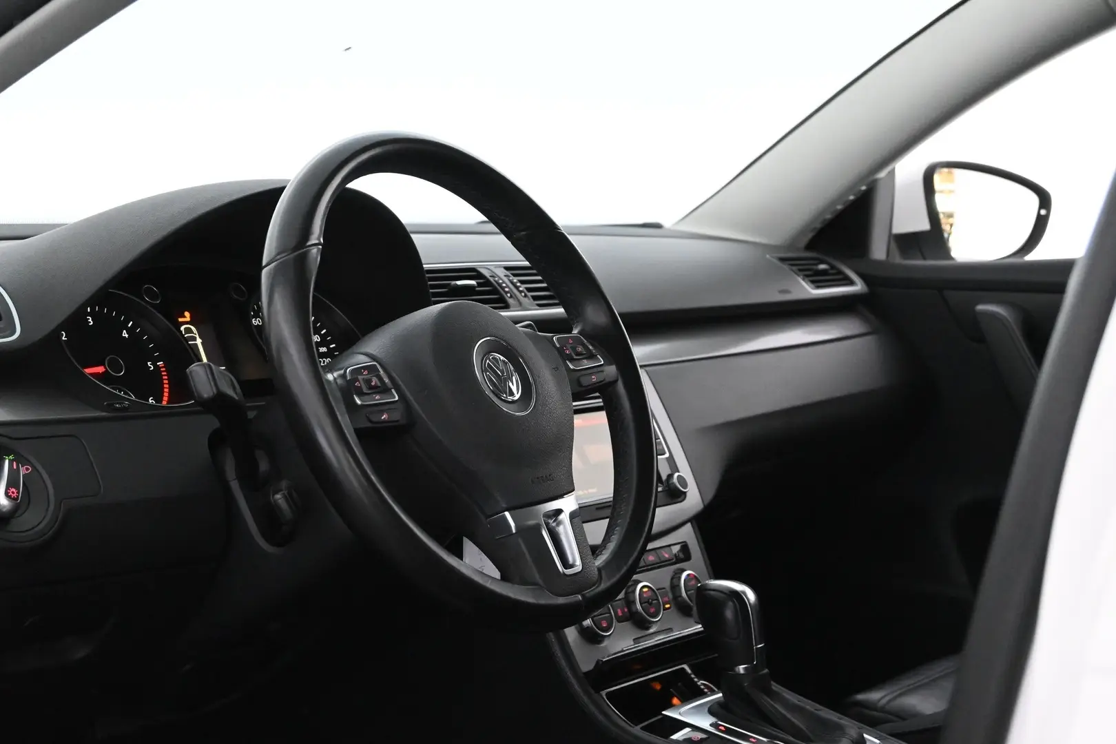 Car Image - QJYxnzYCuUiD9bzQGnQhi