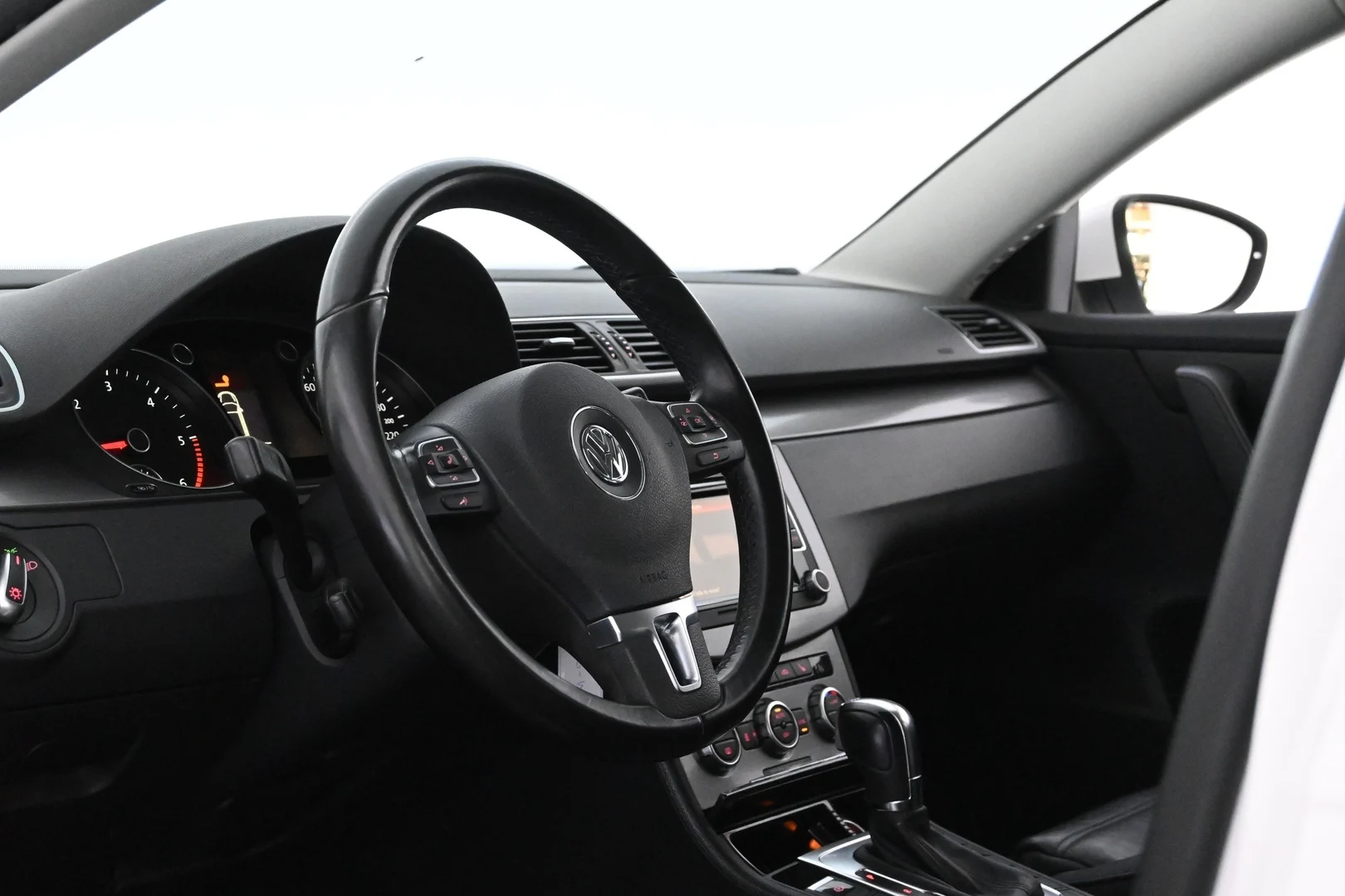 Car Image - QJYxnzYCuUiD9bzQGnQhi
