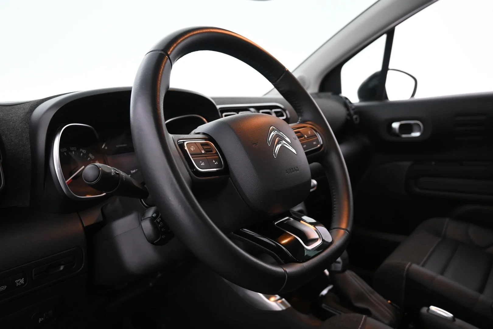 Car Image - 1VHpkU5oBKlw3xGPzK484f