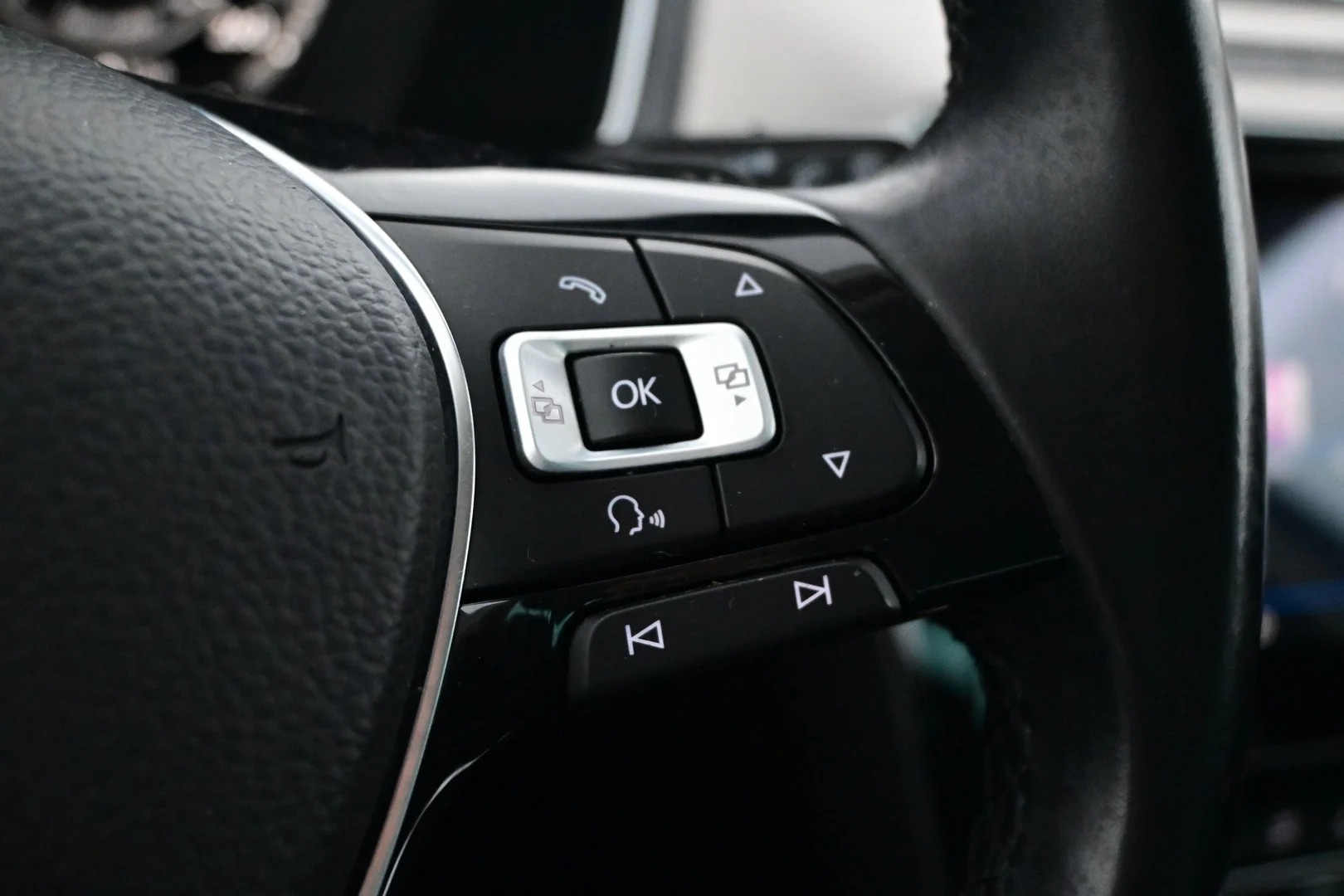 Car Image - Ri4h20Wo10jjigK9ZvtvQ