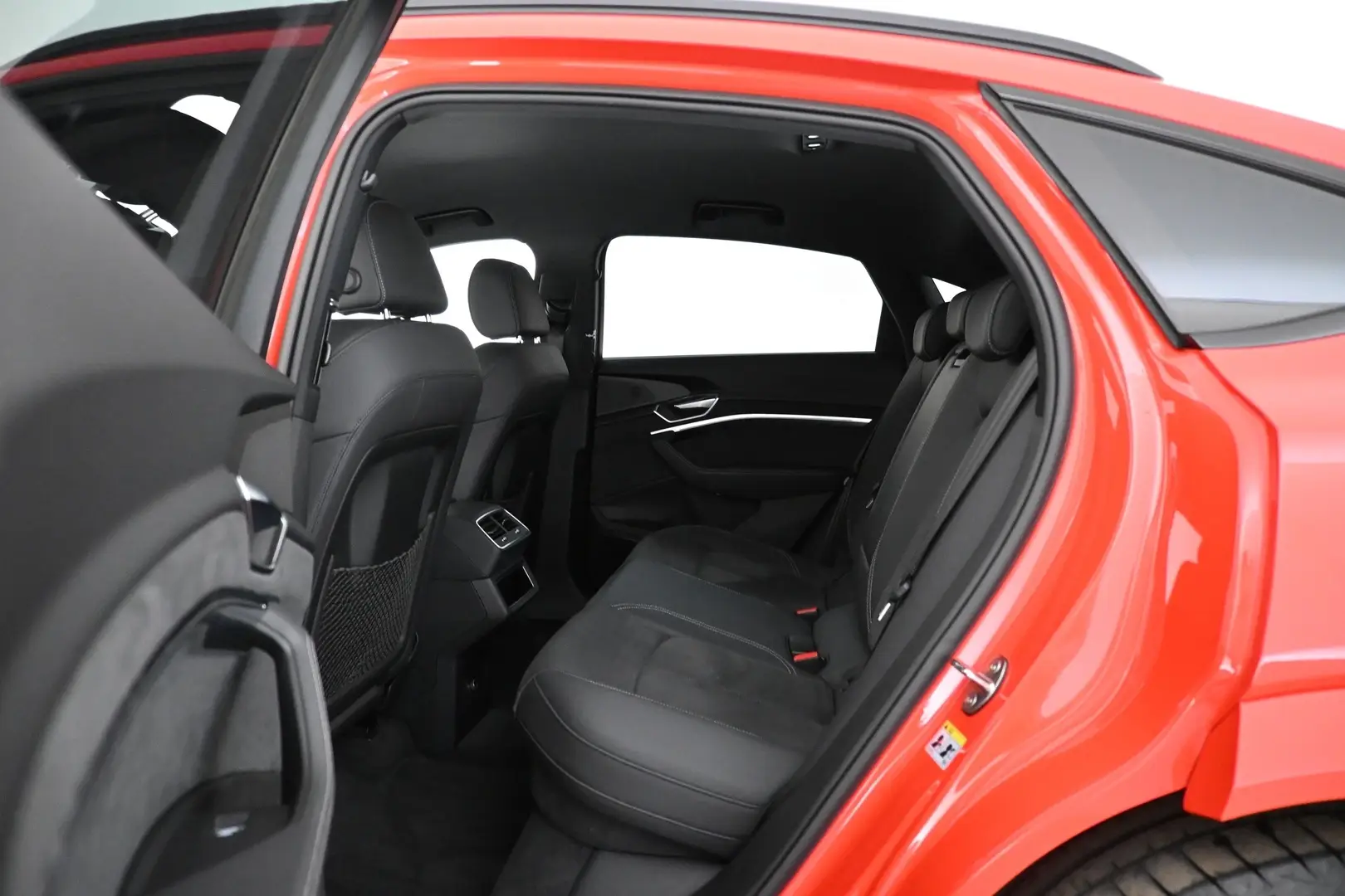Car Image - 6o3T03baz5iYasDWG9Gsho