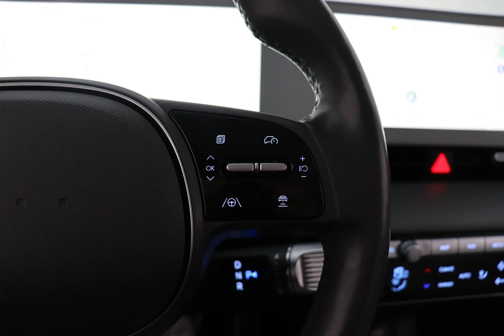 Car Image - 5leXTOqvLWkkbVH1WR5J9e