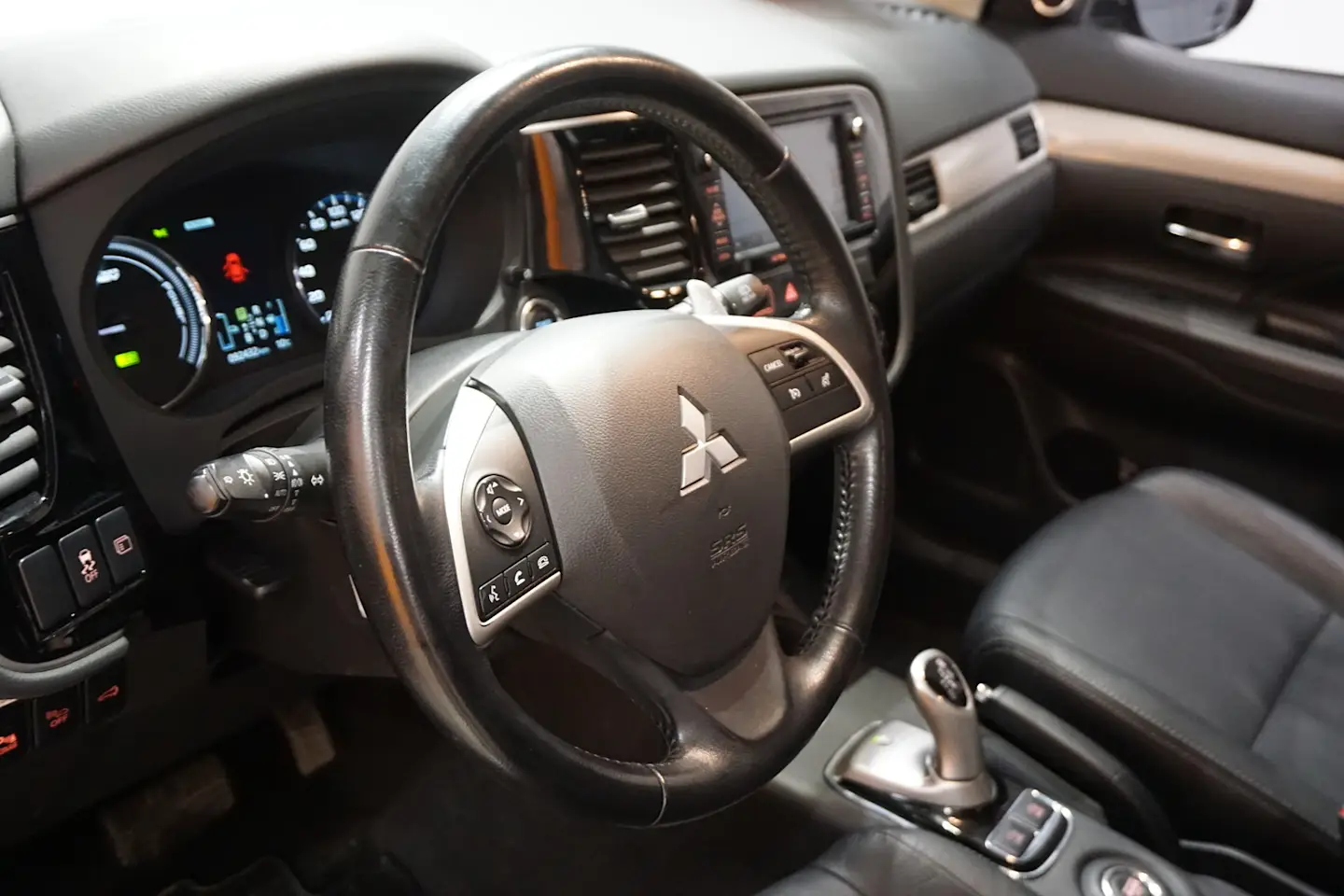 Car Image - 2ngw06rTFLVLg7aHkw9AOG