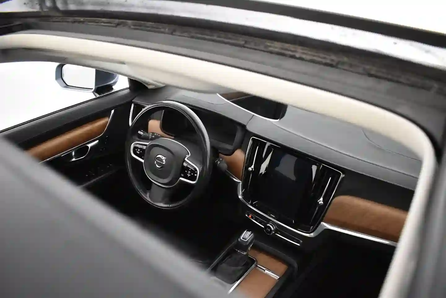 Car Image - 44kxJzRqzvbMQyrDeUxTIZ