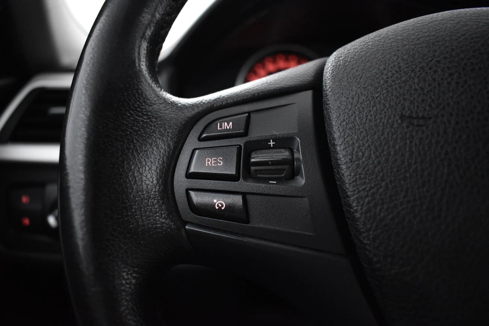 Car Image - 1kW7OdJ4gqA0YWvqhFmVN7