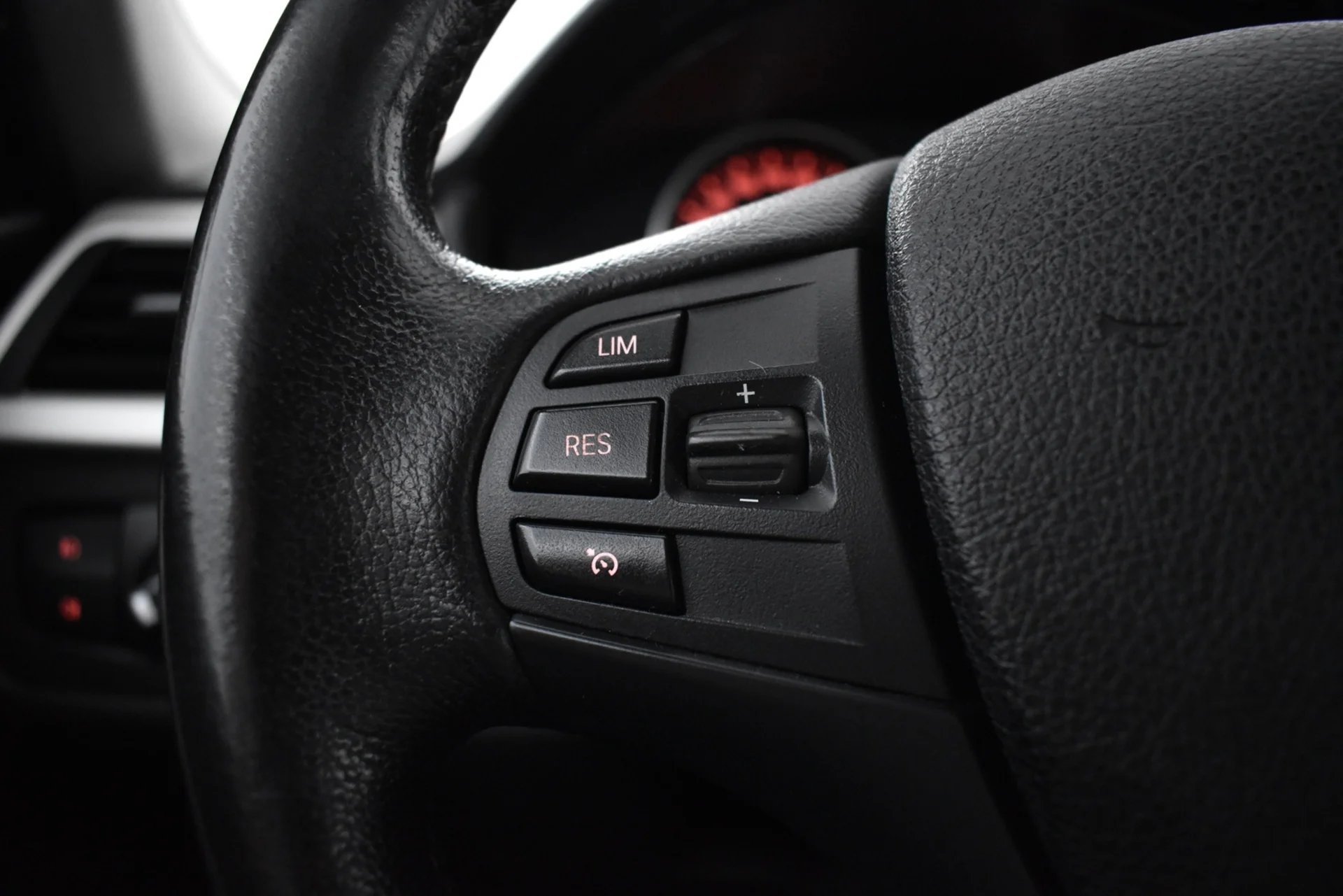 Car Image - 1kW7OdJ4gqA0YWvqhFmVN7