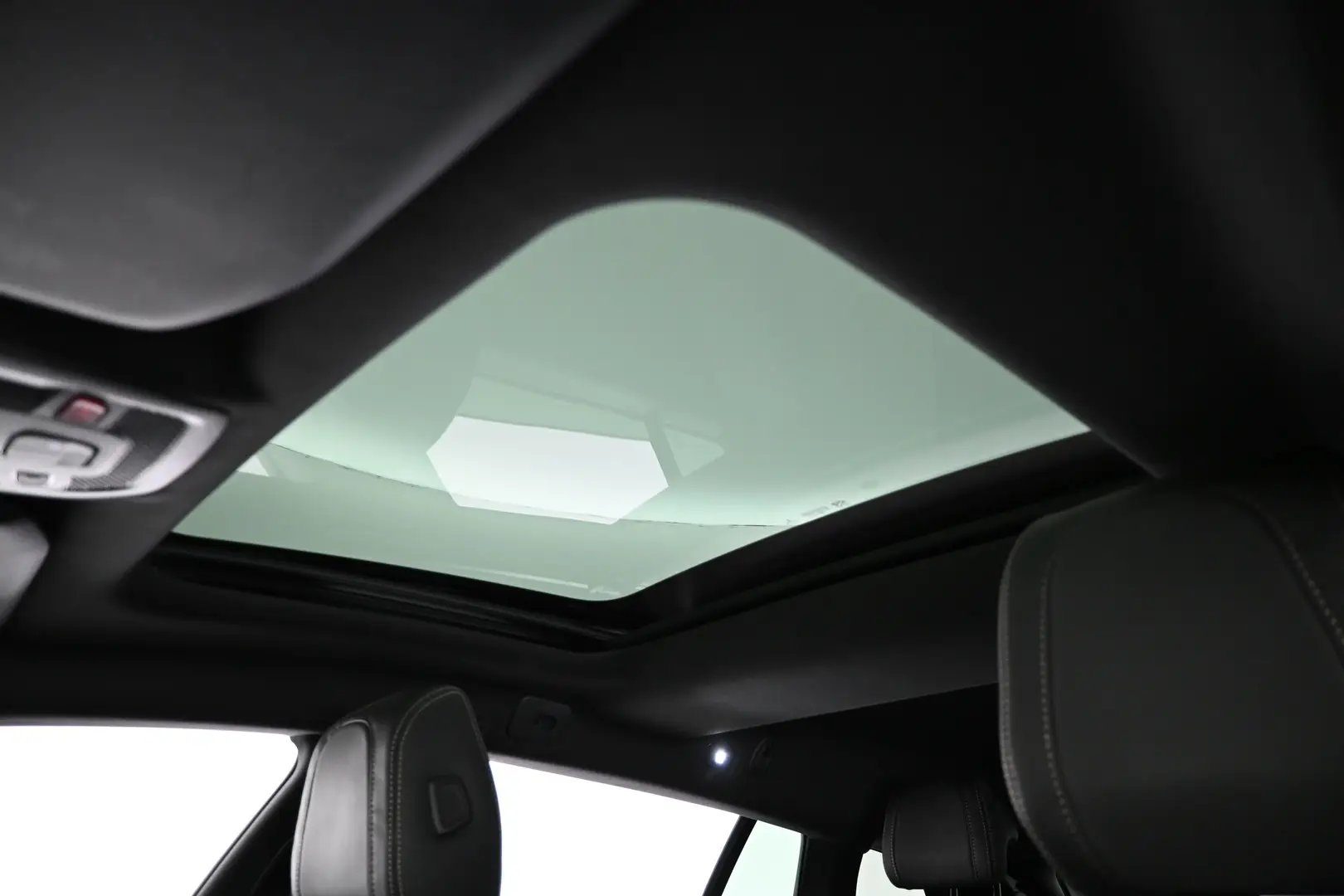 Car Image - 6yn69QwIVBZNQzr3Ewh0hU