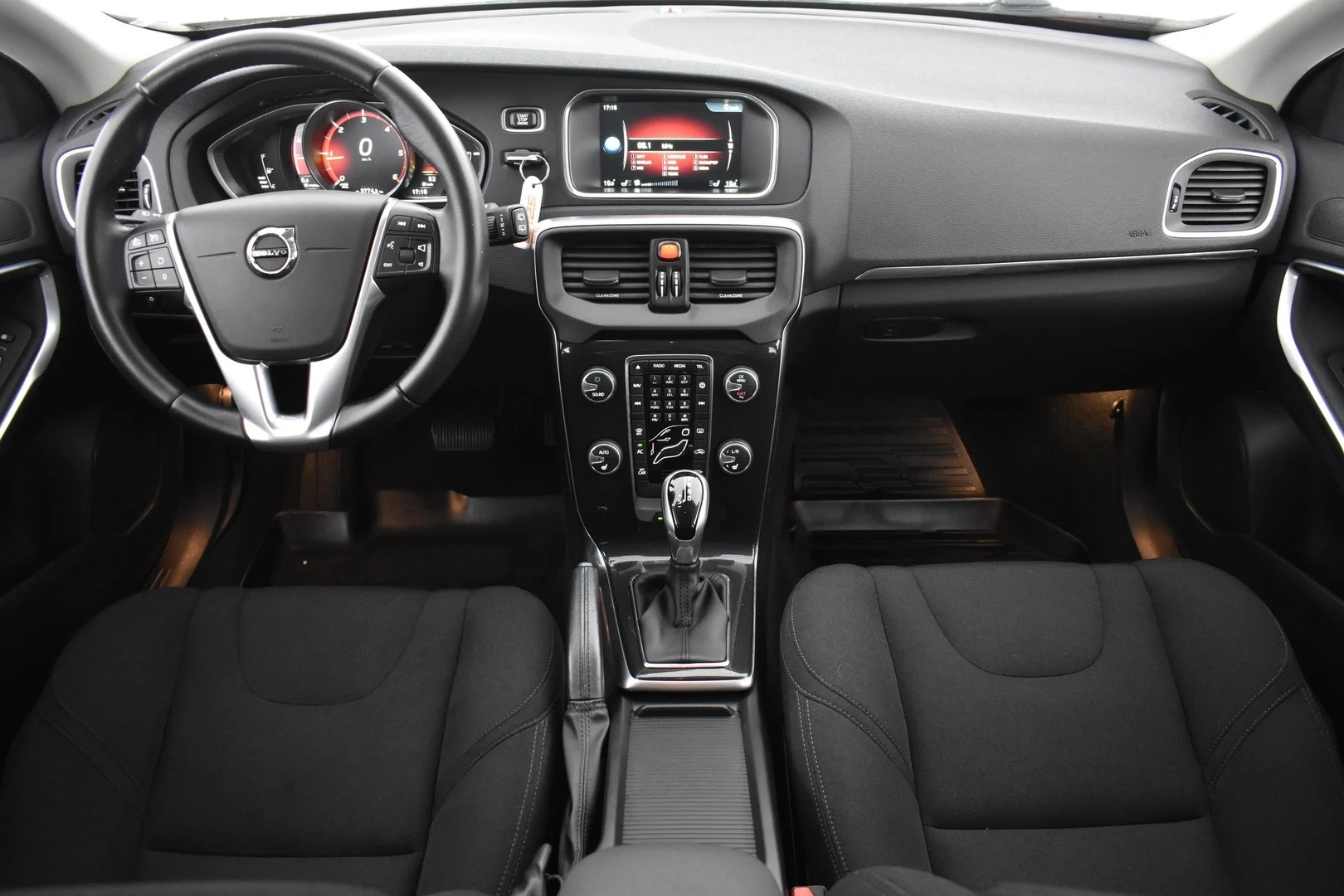 Car Image - WW41sonK7AyPEOYvI2Roj