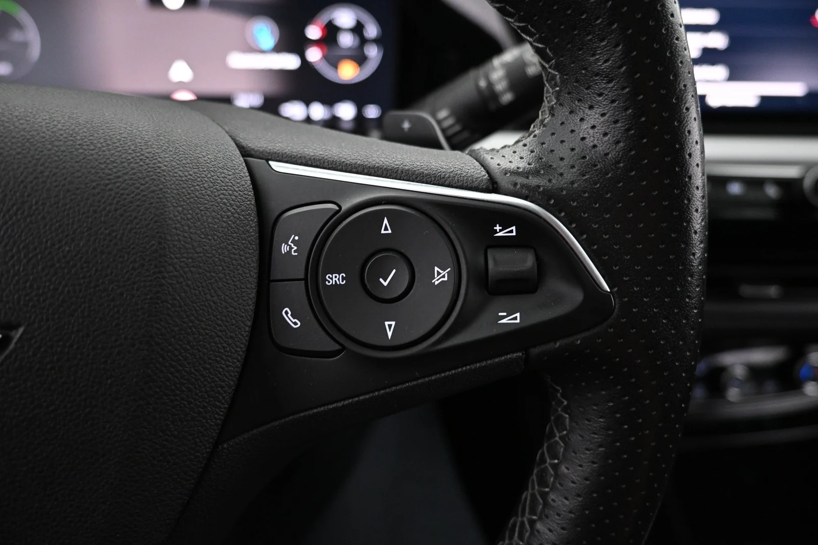 Car Image - 7fD9v5CY9l4mL6ExHWvZZN