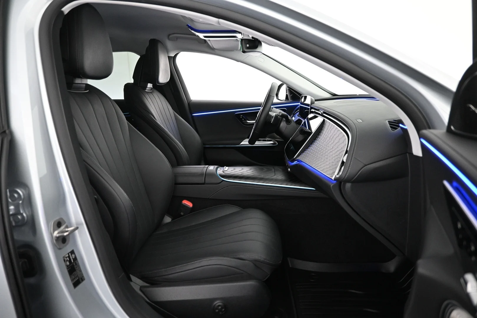 Car Image - ajg00JJ0vSXFdih6oeUEG