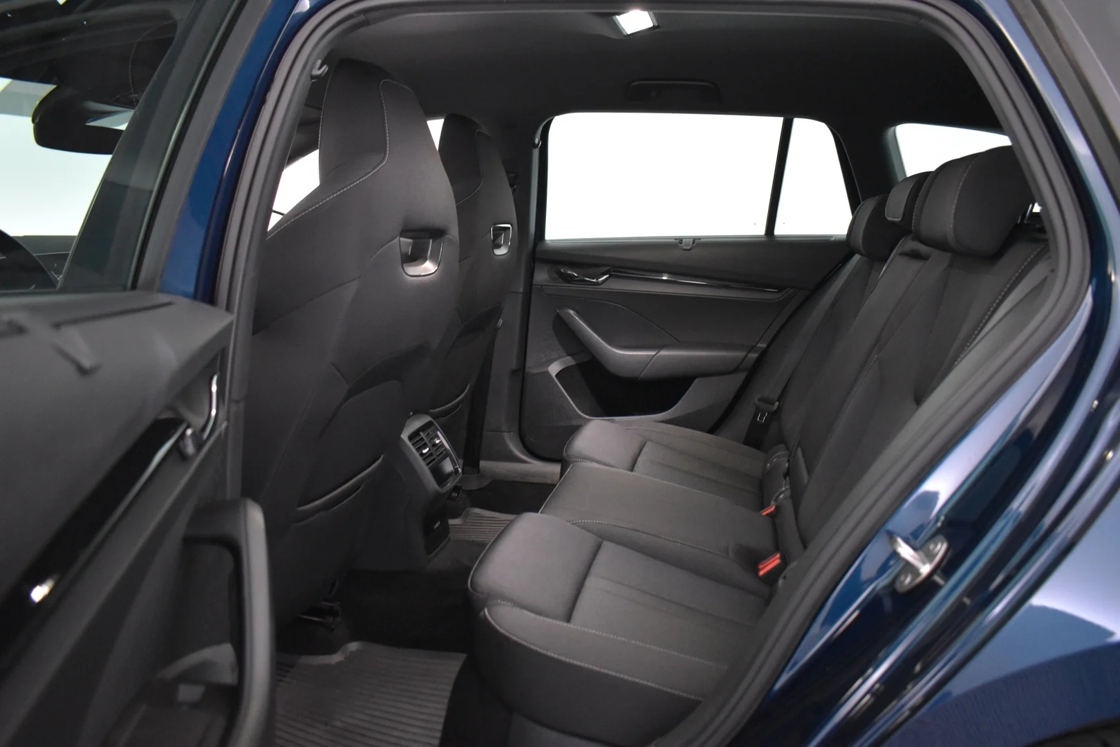 Car Image - TBE93Uxgr2g3ihgrKauPE