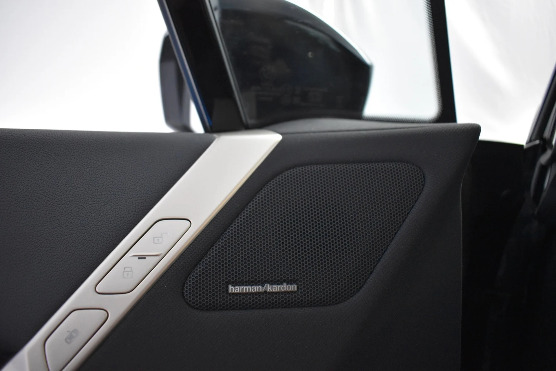 Car Image - 5i5NKg2obamddkplC18vmV