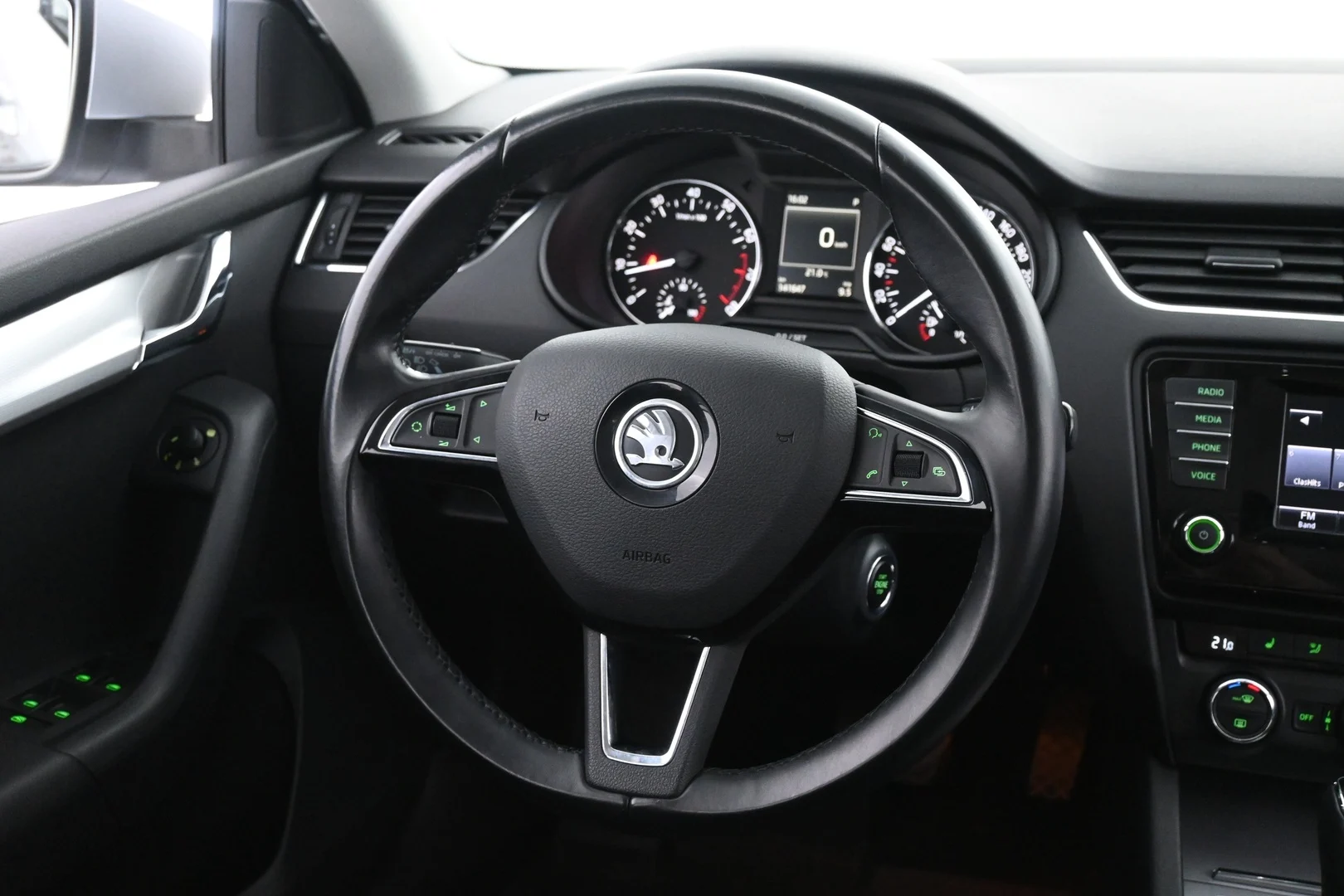 Car Image - 6baAtkwKpZgIu4MSJBSGuz