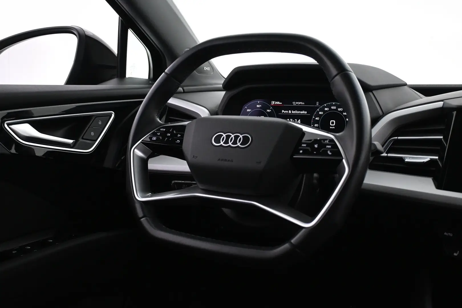 Car Image - 4v81kHMqxU1VzlkBV3450x