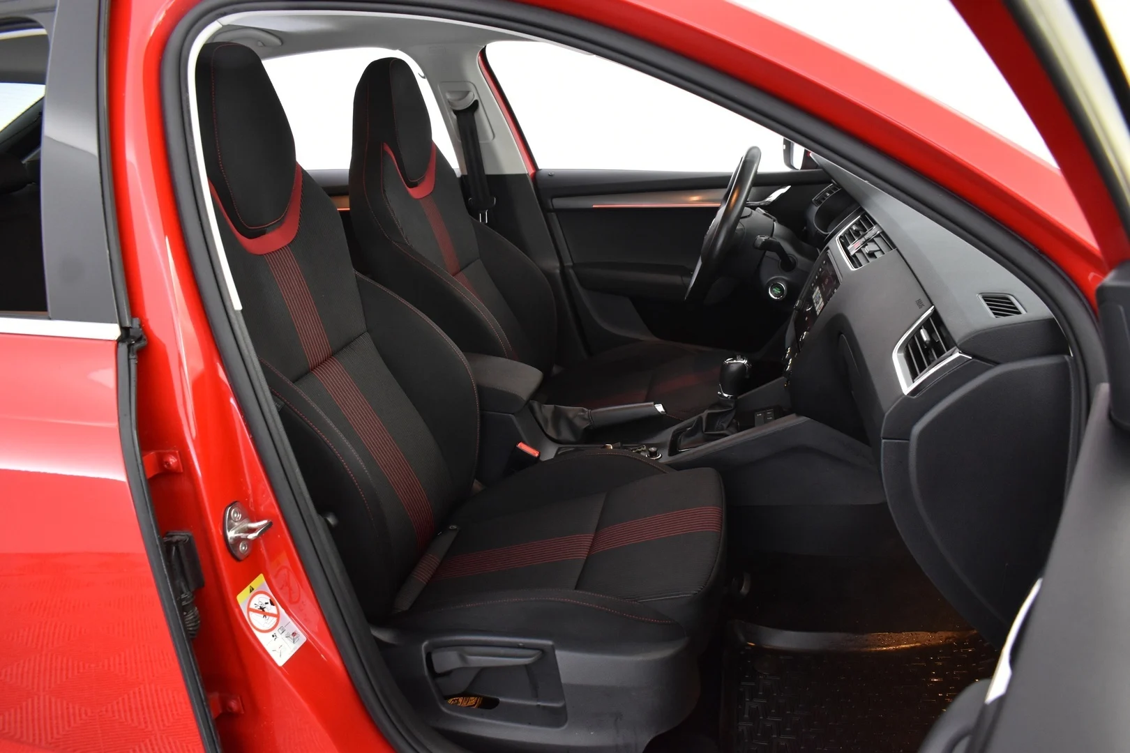 Car Image - 2ihd8ZiD8uXqcfDtDeRQYK