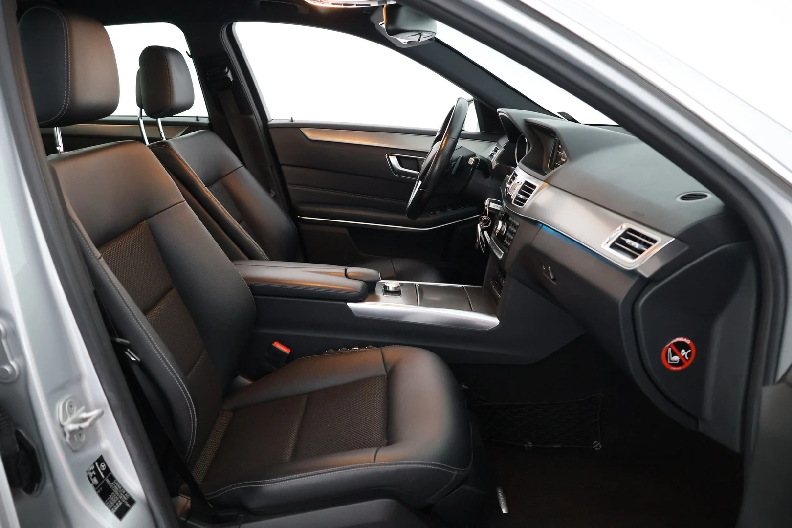 Car Image - 41RYYSKXCSyYAAV9ew97XX