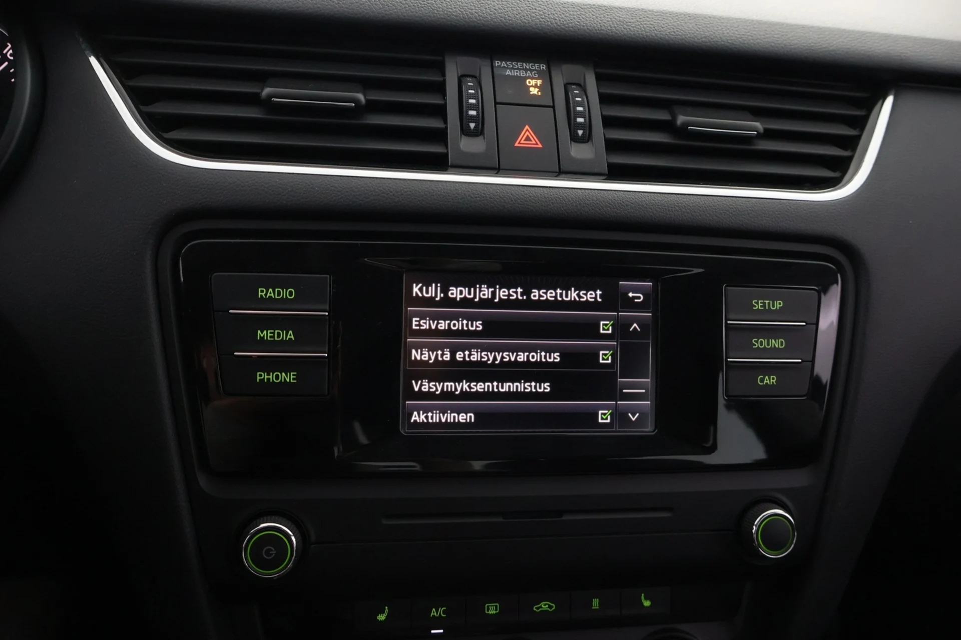 Car Image - 4mMU677XFS0Xh9MYCyPofk