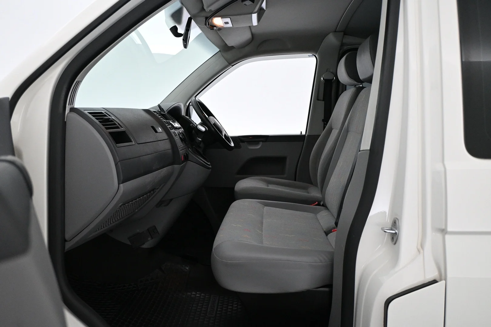 Car Image - 6jP8Zxtb0y1eIMGzmc1doN