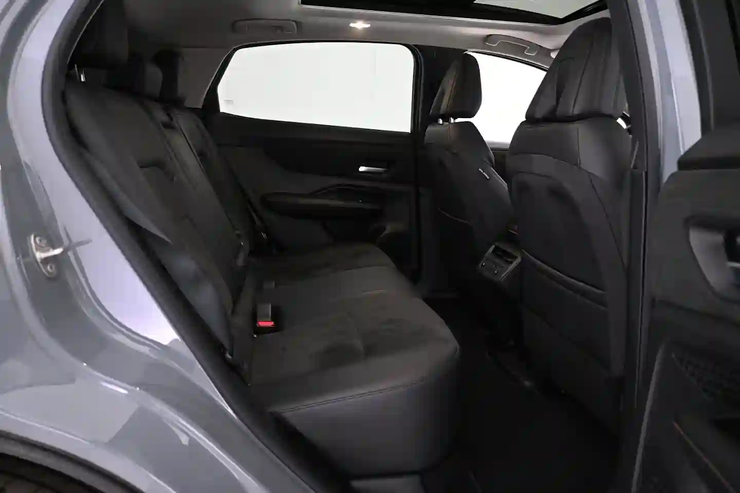 Car Image - 7bqWYPHWEIvtf5RTE0PxXd