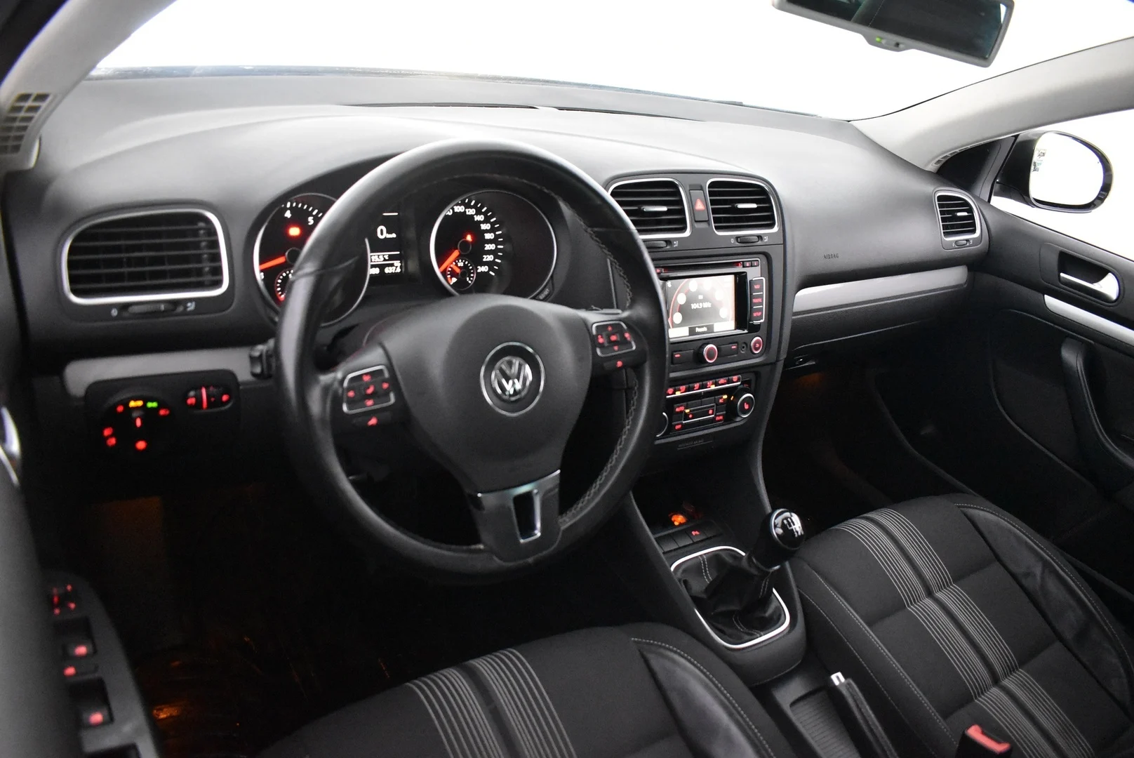 Car Image - tPecNNuE6pGeQL2osxPPP