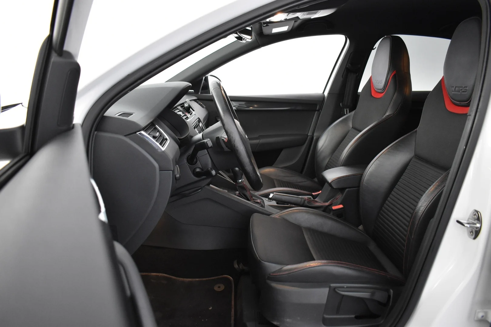 Car Image - 4g9xGndTY3g8bz5FWllitR