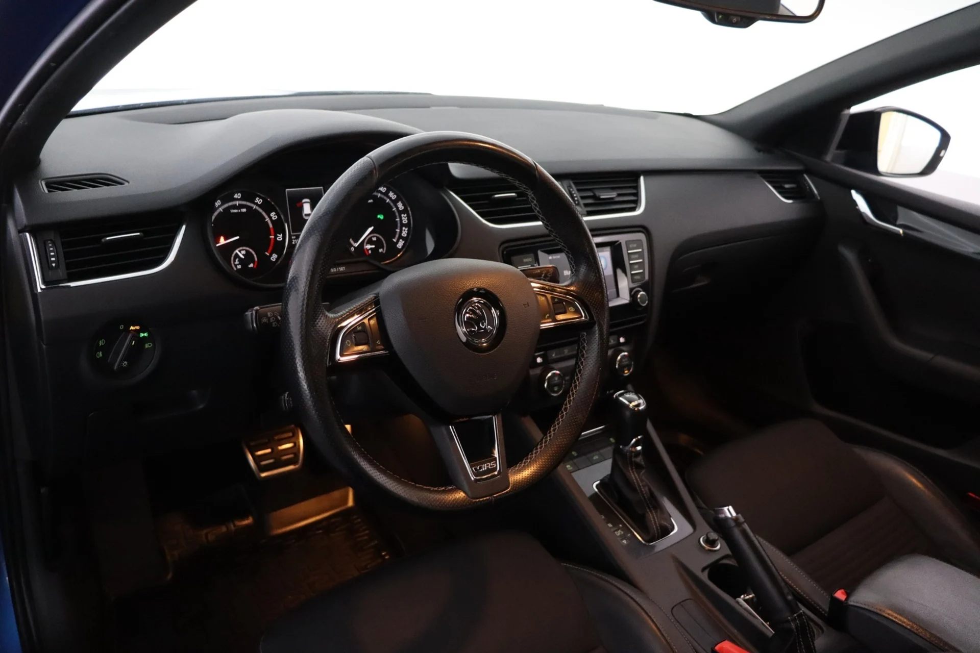 Car Image - 6OA9XdqLFa3XfooIkri4OM