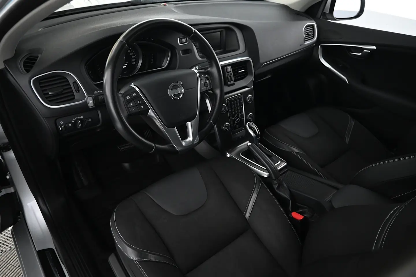 Car Image - 3bEUnd80754nBhfuHwWw1I