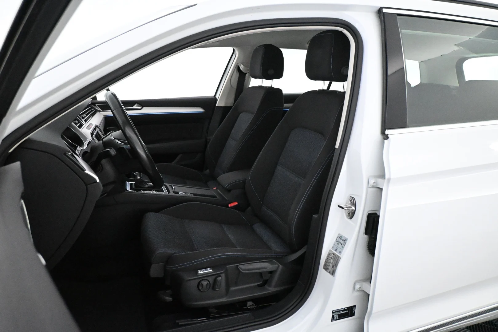 Car Image - 4AEtQsyf4UNnBOYbUipona