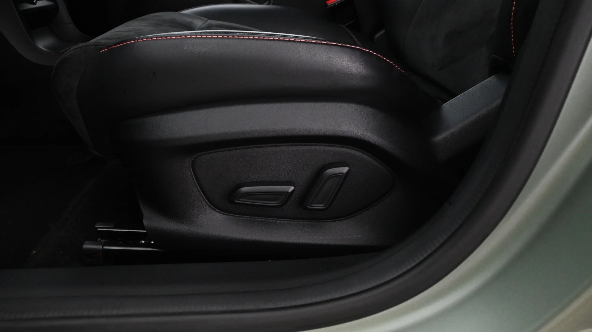Car Image - r35fwUtKaSdo9e8a7ZDOp