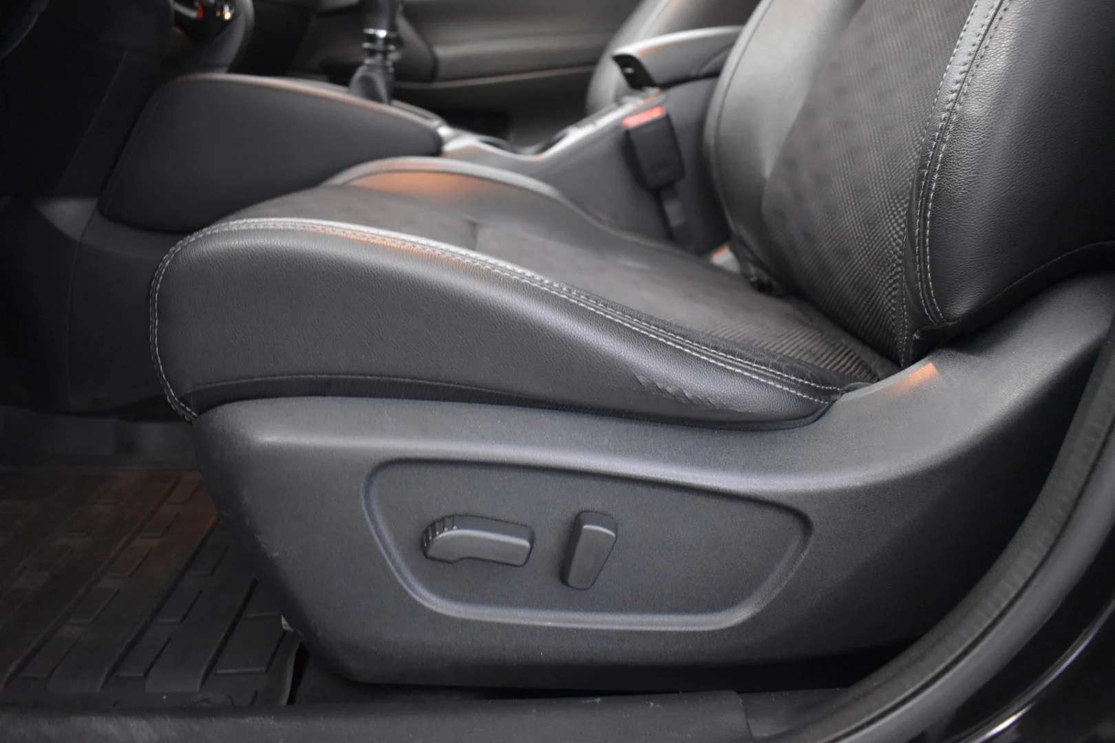 Car Image - 5jbmMnWBn3Kb5JBF1gReHj